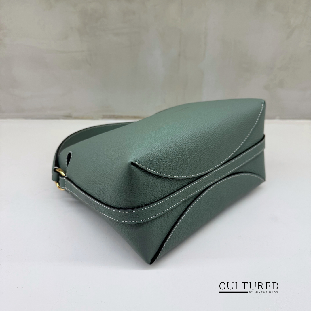 Fleuron Medium Swann in Vert Amande