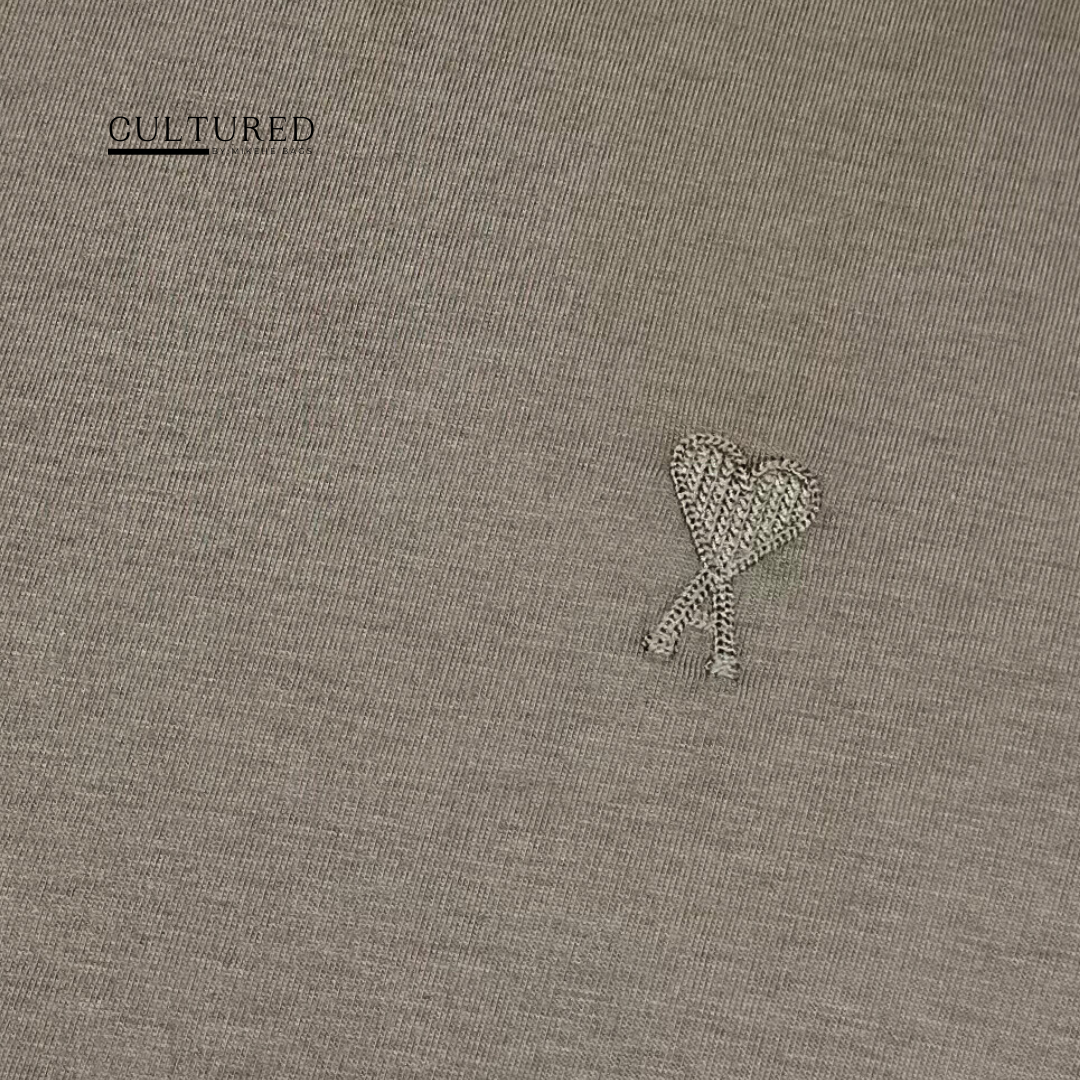 Ami De Coeur T-Shirt in Taupe