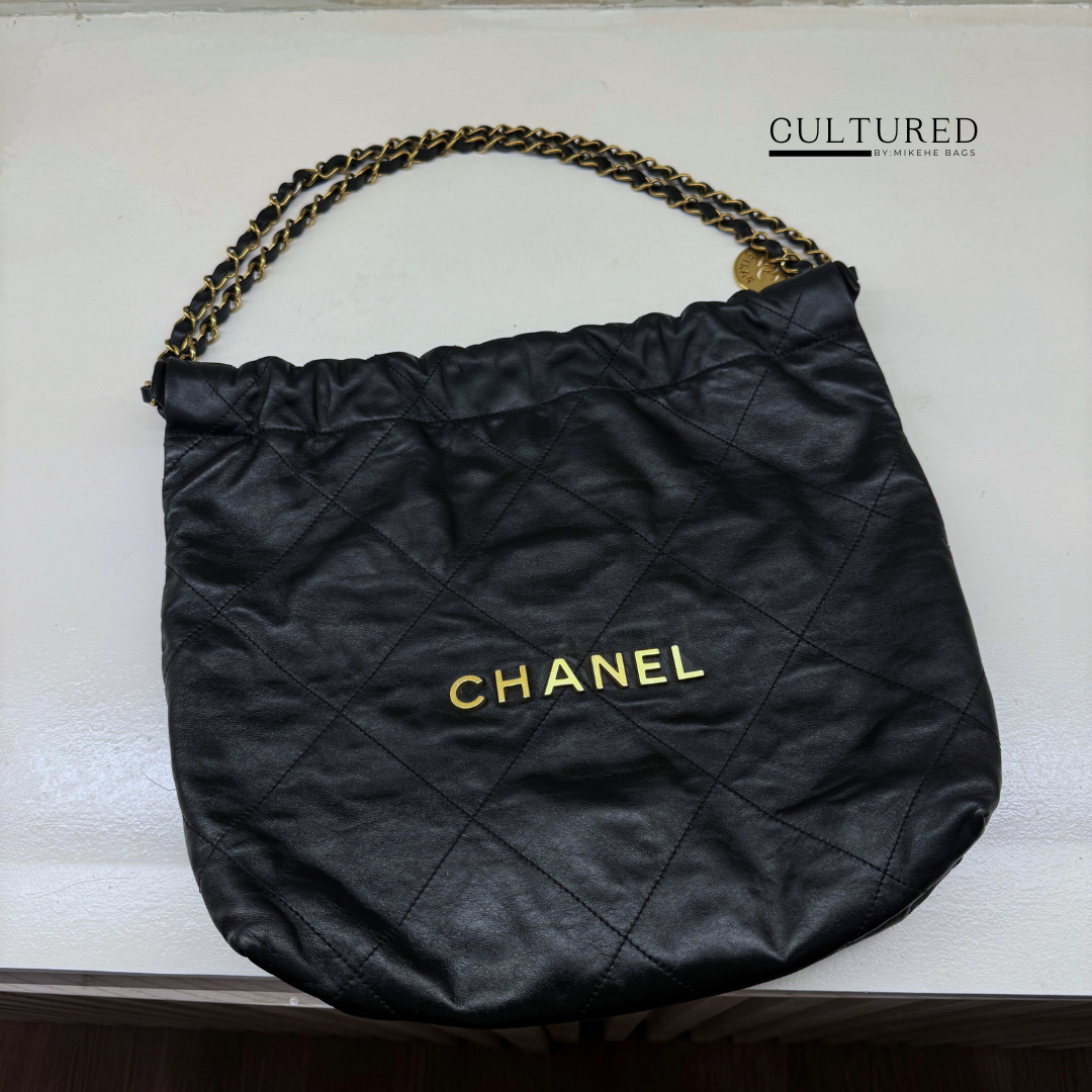 Chanel 22 in Black