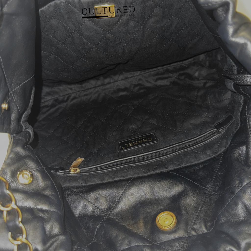 Chanel 22 in Black