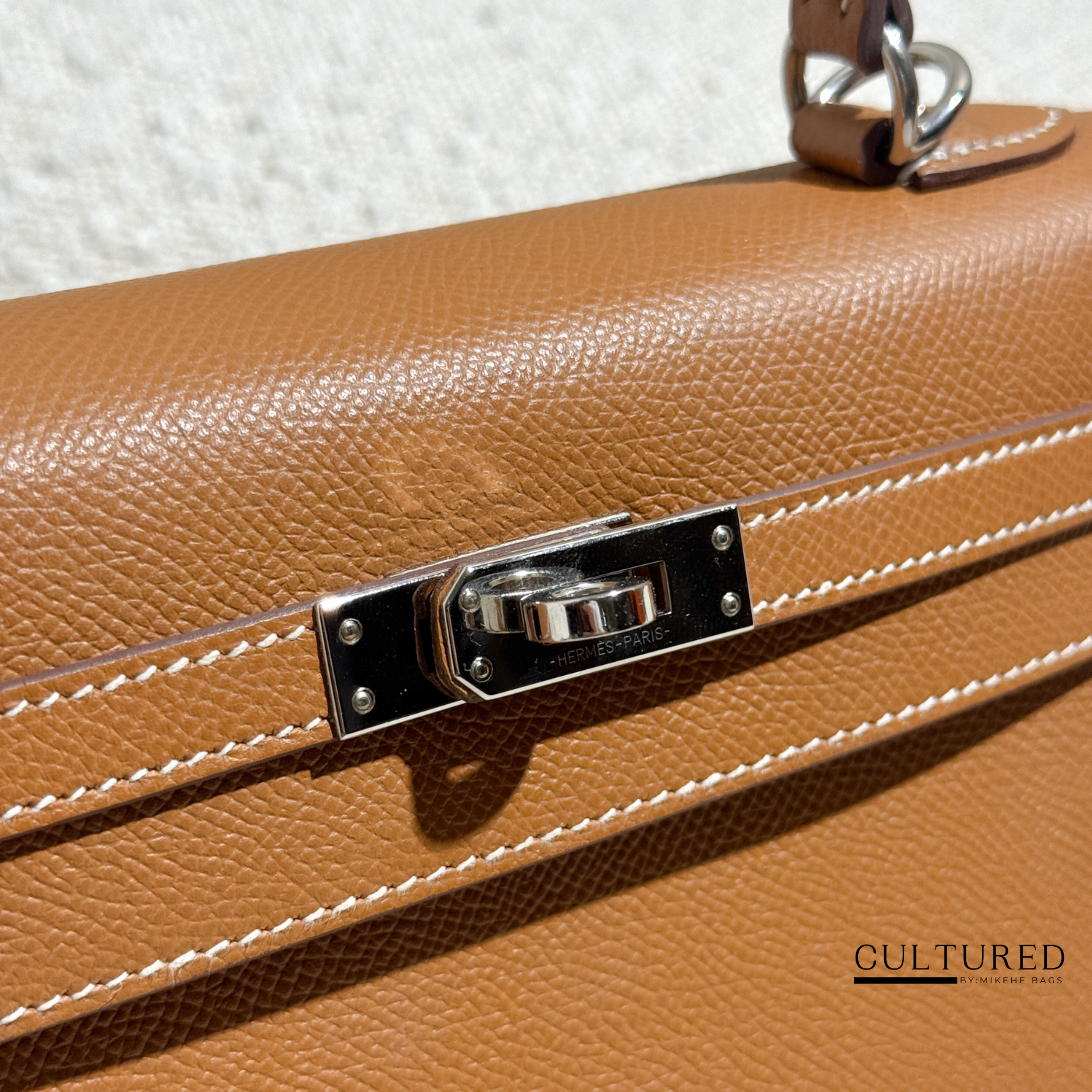 Hermès Kelly 25 in Gold